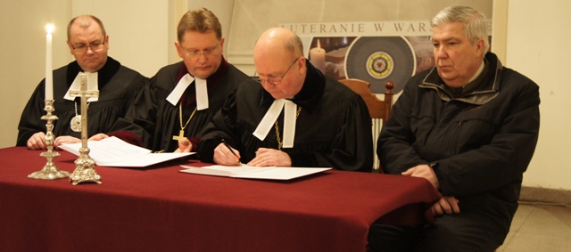 Podpisanie porozumienia luterańsko-reformowanego w Środę Popielcową (fot. Michał Karski)